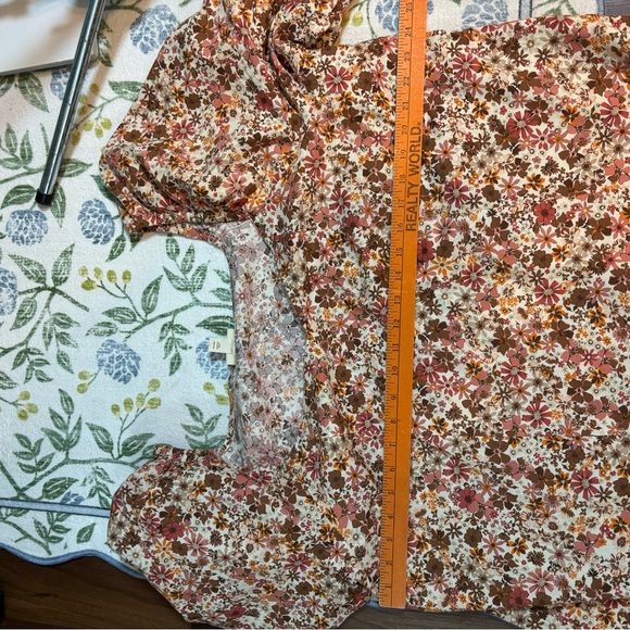 a.n.a Boxy Blouse in Pink and Orange with Relaxed Fit - Picture 5 of 6